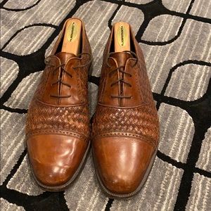 Men’s dress shoes w leather weave